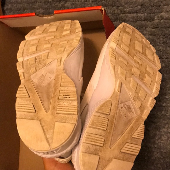 Nike Air Huaraches - Picture 4 of 5